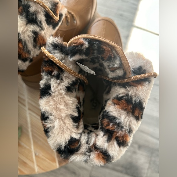 Rare 🔥 and Excellent Condition UGG Adirondack Leopard Cuff Boots - Picture 3 of 11